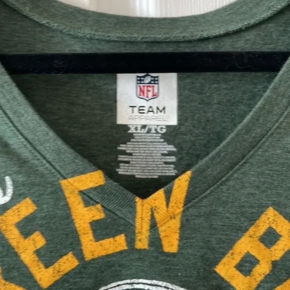 NFL 🏈 football Green Bay Packers V neck tee - Picture 3 of 5